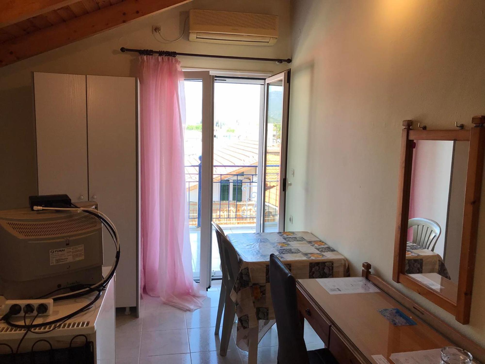 Ion Apartments Messolonghi Single Bed Room Mountain View Loft Mesolóngion Exterior foto